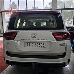 تۆیۆتا لاند کروزەر